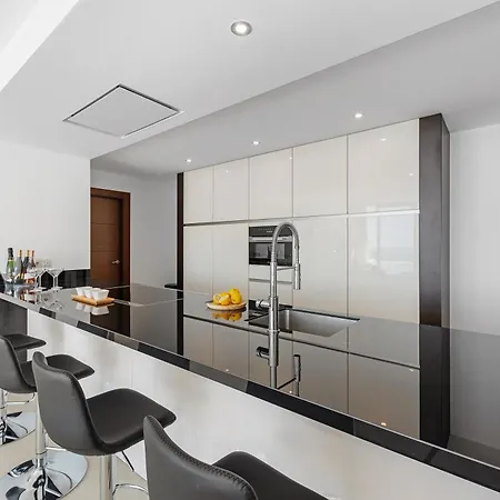 Hills Amazing Views Apartment *